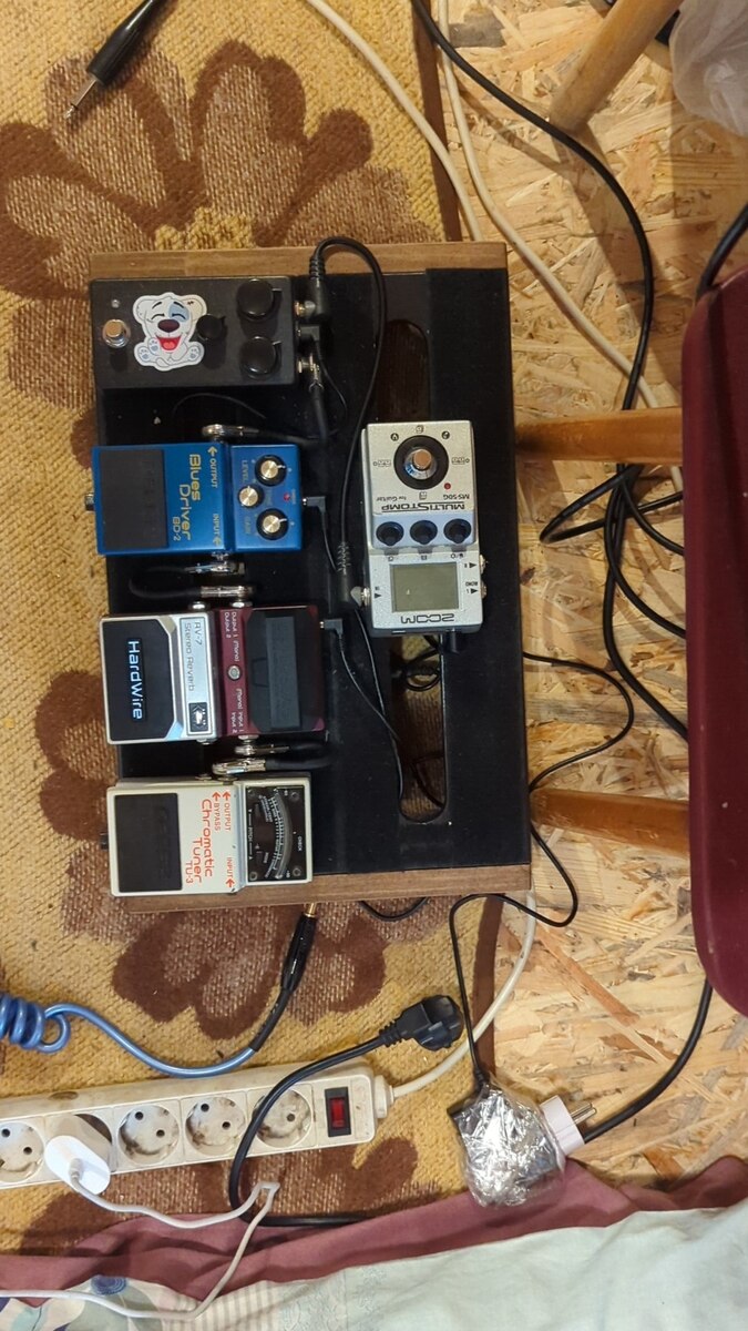 Boss Pedalboard by moldavianemo featuring Boss TU-3 Chromatic Tuner, DigiTech HardWire RV-7 Stereo Reverb, and Boss BD-2 Blues Driver and 1 more piece of gear