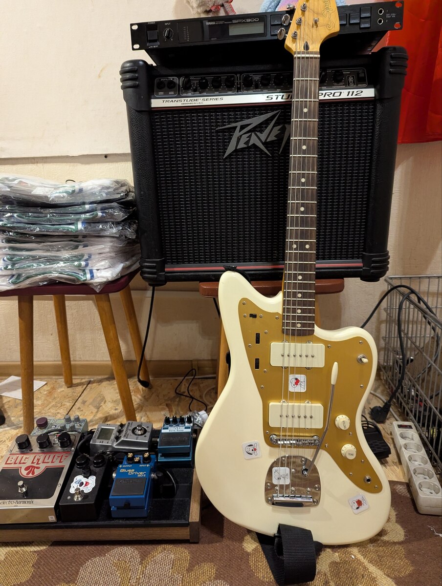 Electronic Studio Setup by moldavianemo featuring Peavey Studio Pro 112 Transtube and Yamaha SPX900