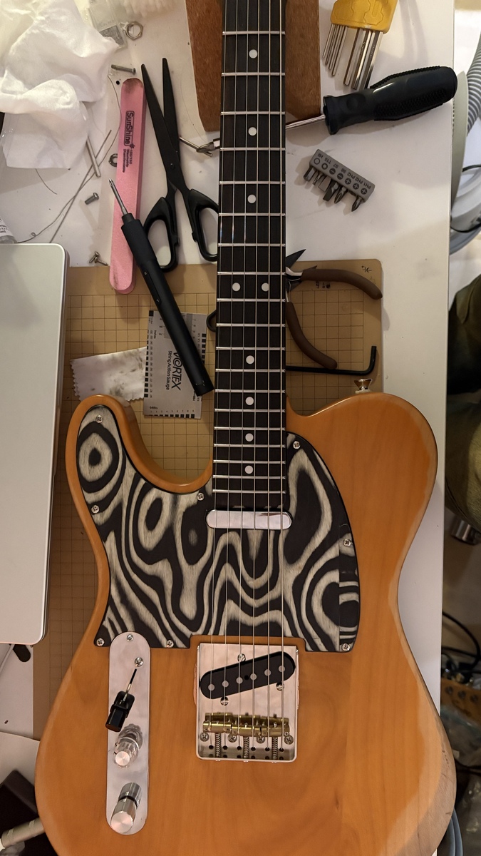 Fender Custom Shop Music Gear Setup by kelly_liu featuring Fender Custom Shop Texas Special Telecaster Pickups, Fender Custom Shop Twisted Telecaster Pickups, and Fender Affinity Telecaster LH and 2 more pieces of gear