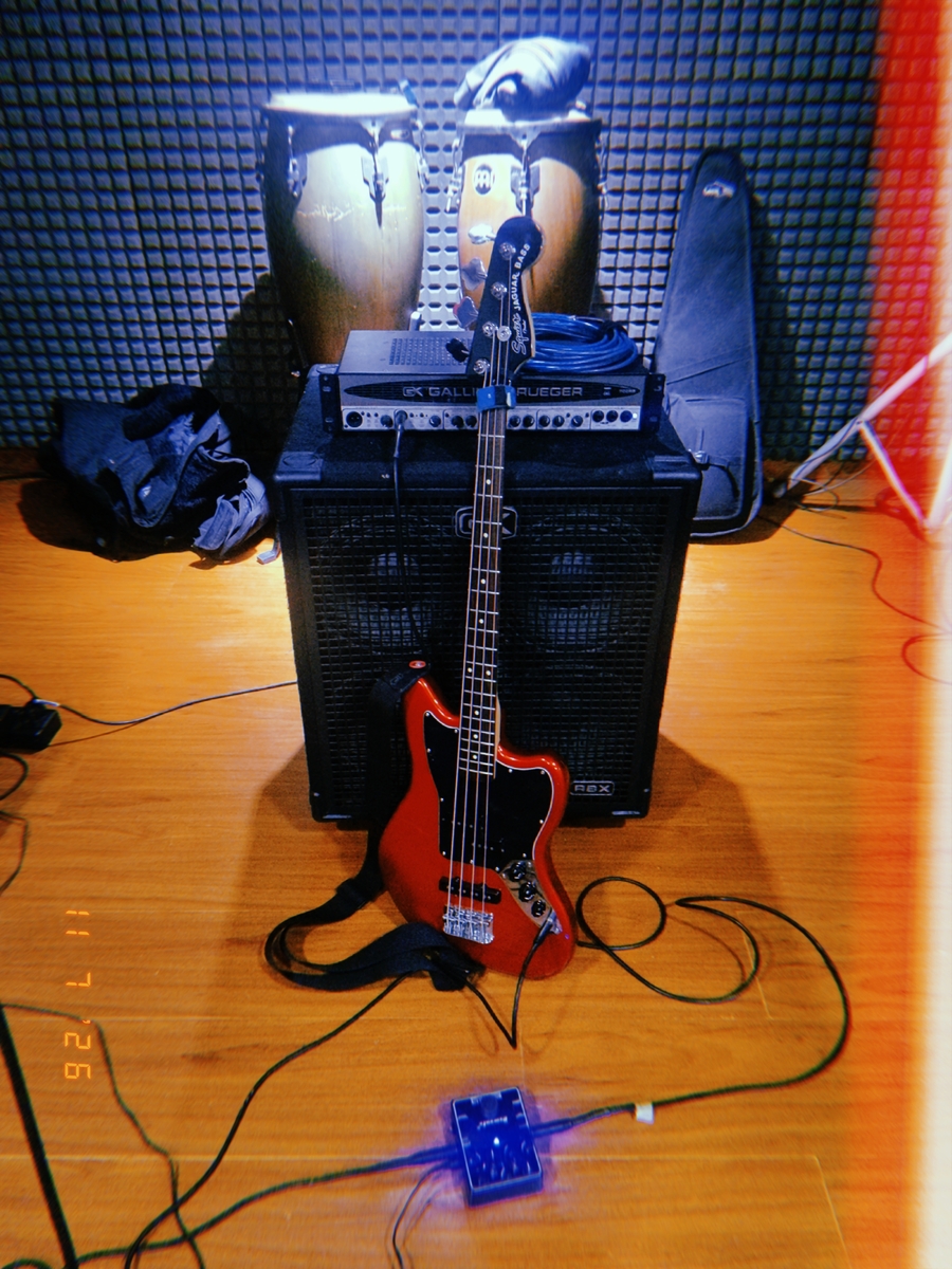Music Gear Setup by alexander_nava featuring Squier Jaguar Vintage Modified Special Short Scale Bass