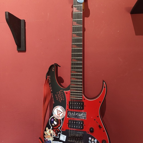 colonthree's Ibanez Gio GRG131DX