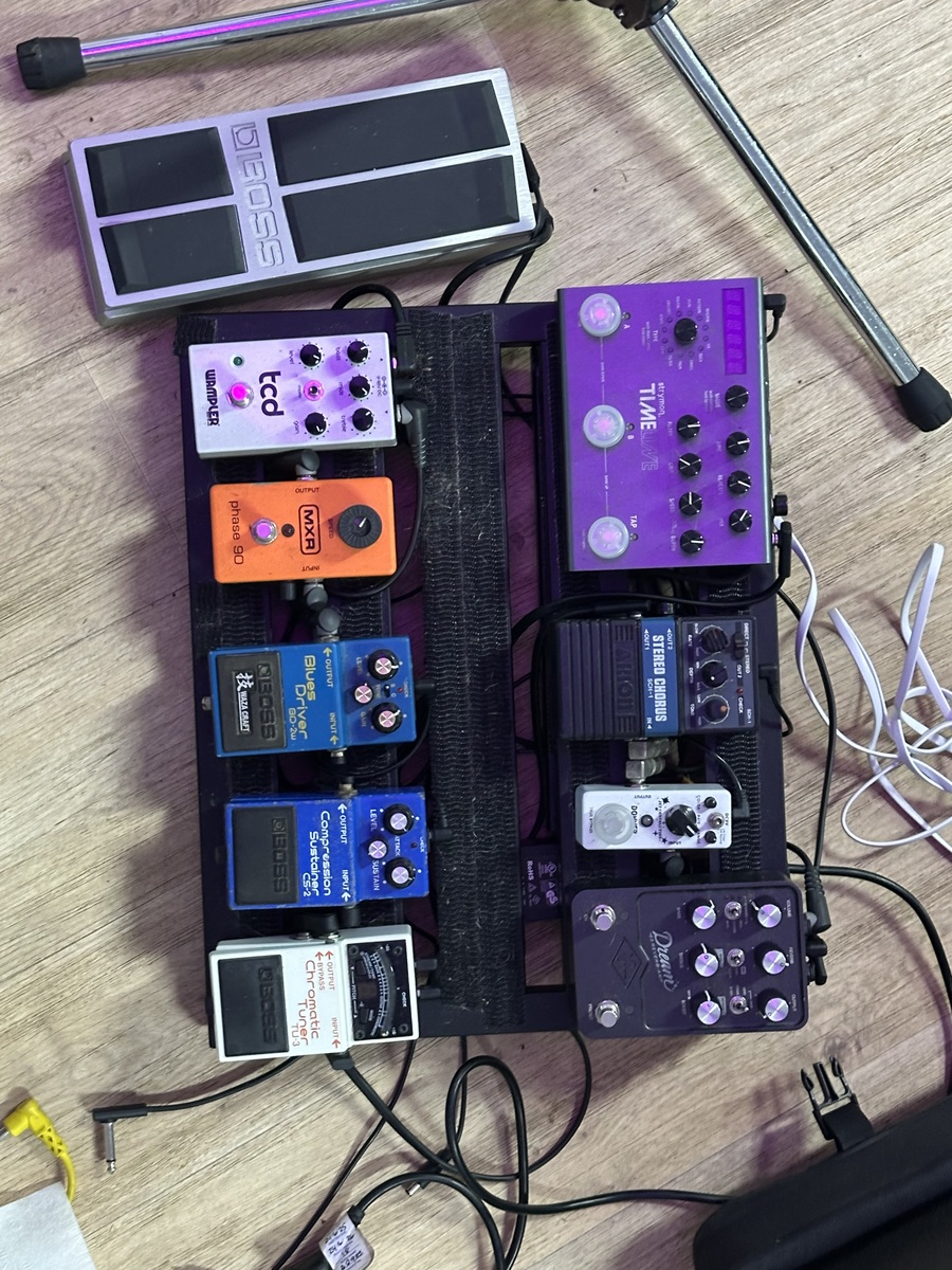 Boss Pedalboard by mikky_whalan featuring Universal Audio Dream '65 Reverb Amplifier, Boss TU-3 Chromatic Tuner, and Boss CS-2 Compression Sustainer and 7 more pieces of gear