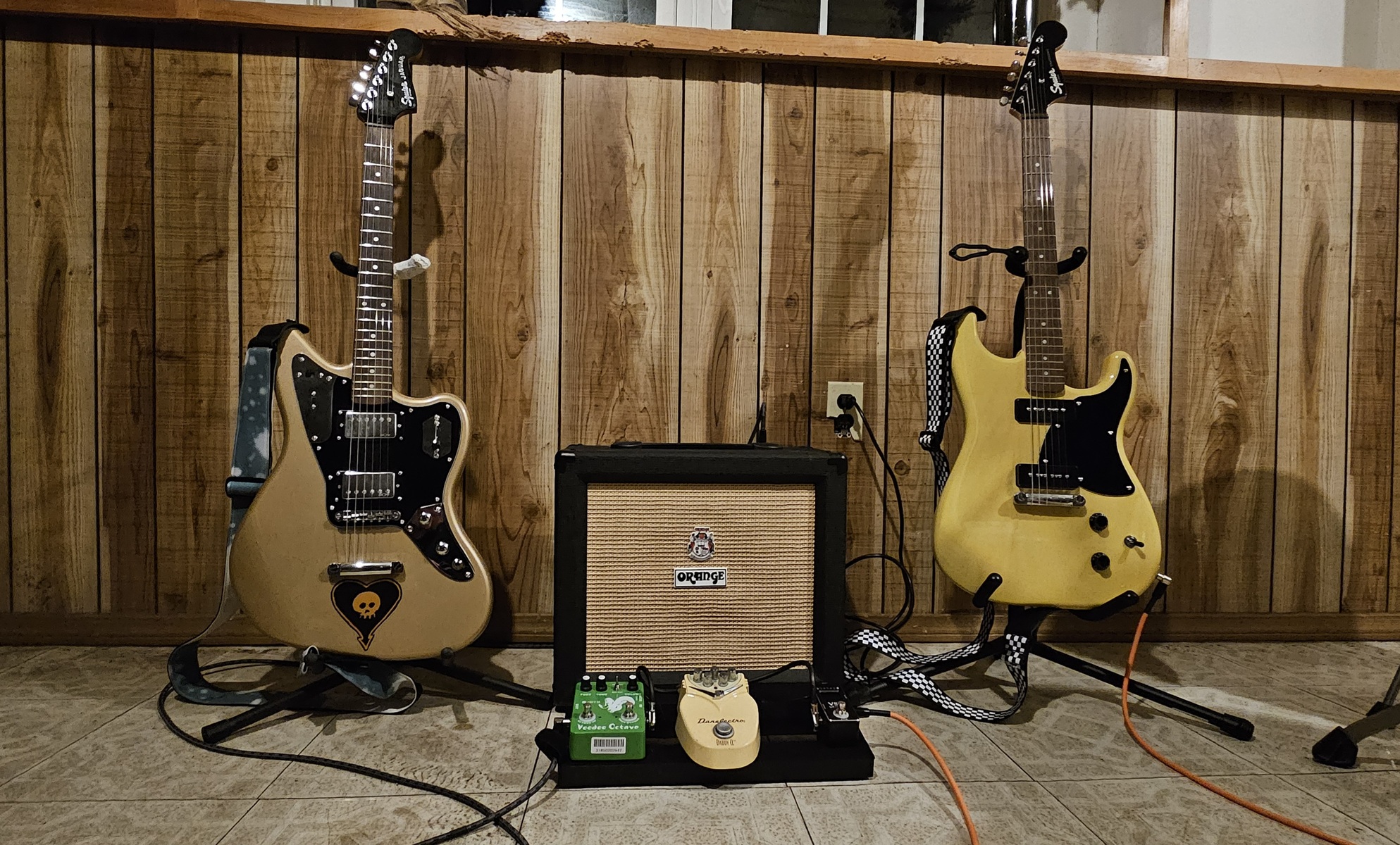 Squier Pedalboard by mattrollermusic featuring Squier Contemporary Jaguar HH ST, Squier Paranormal Strat-O-Sonic Electric Guitar, and Orange Crush 35 RT and 2 more pieces of gear