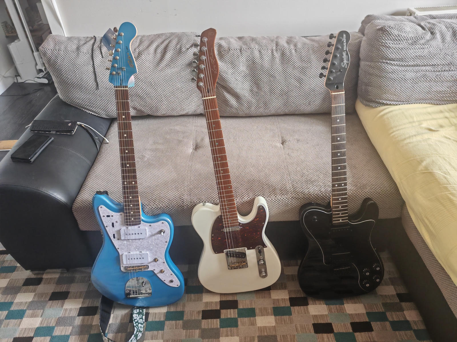 Music Gear Setup by kebabde_shish featuring Sire USA Larry Carlton T7, Foals Guitar FJM7, and Squier Affinity Telecaster HH