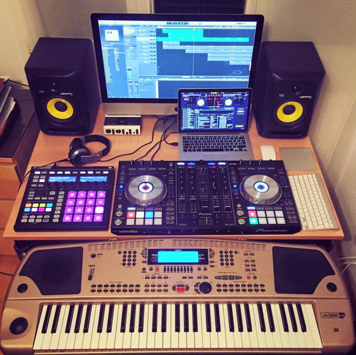 dj_eleven_music's music gear photo