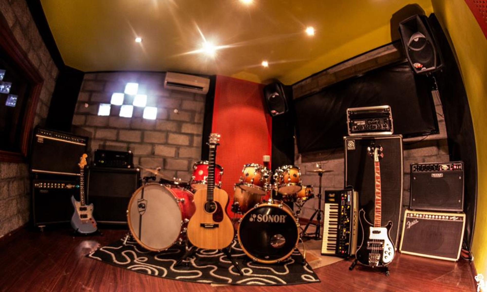 estudio_paraiso's music gear photo