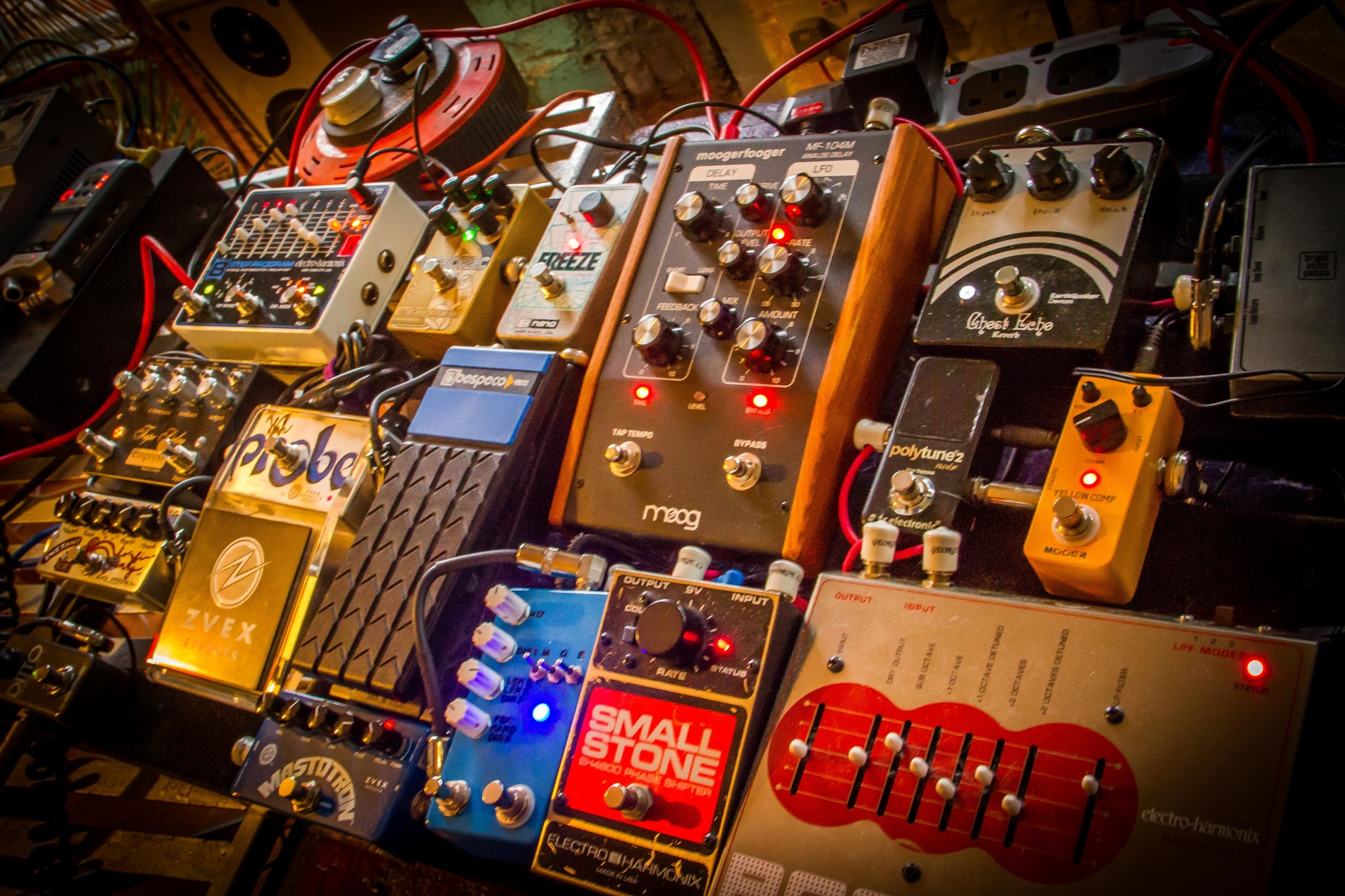 Electro-Harmonix Music Gear Setup by matt0201 featuring Electro-Harmonix POG Polyphonic Octave Generator, Electro-Harmonix Small Stone, and Moog Moogerfooger MF-104 Analog Delay