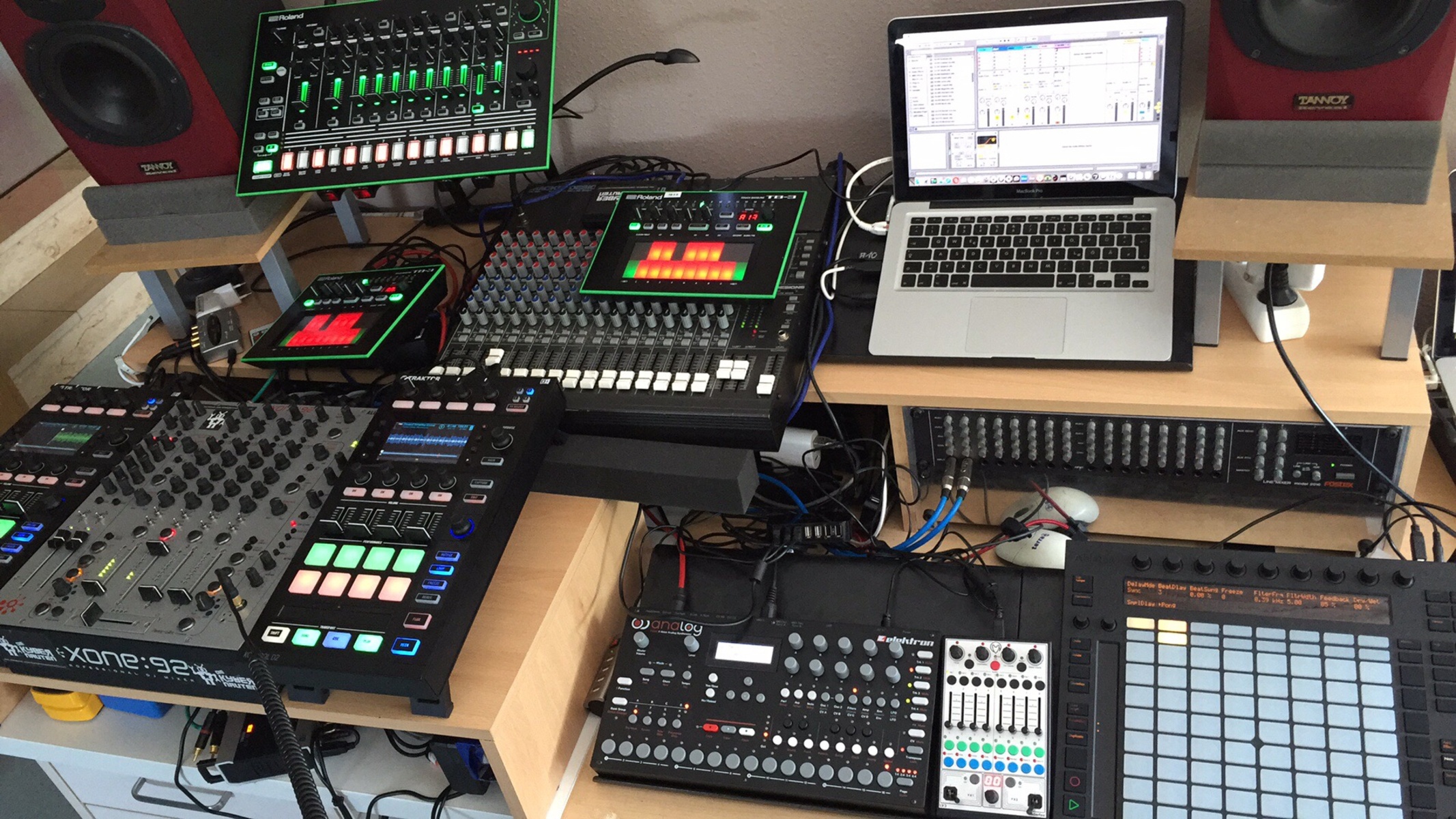 dj_esdee's music gear photo
