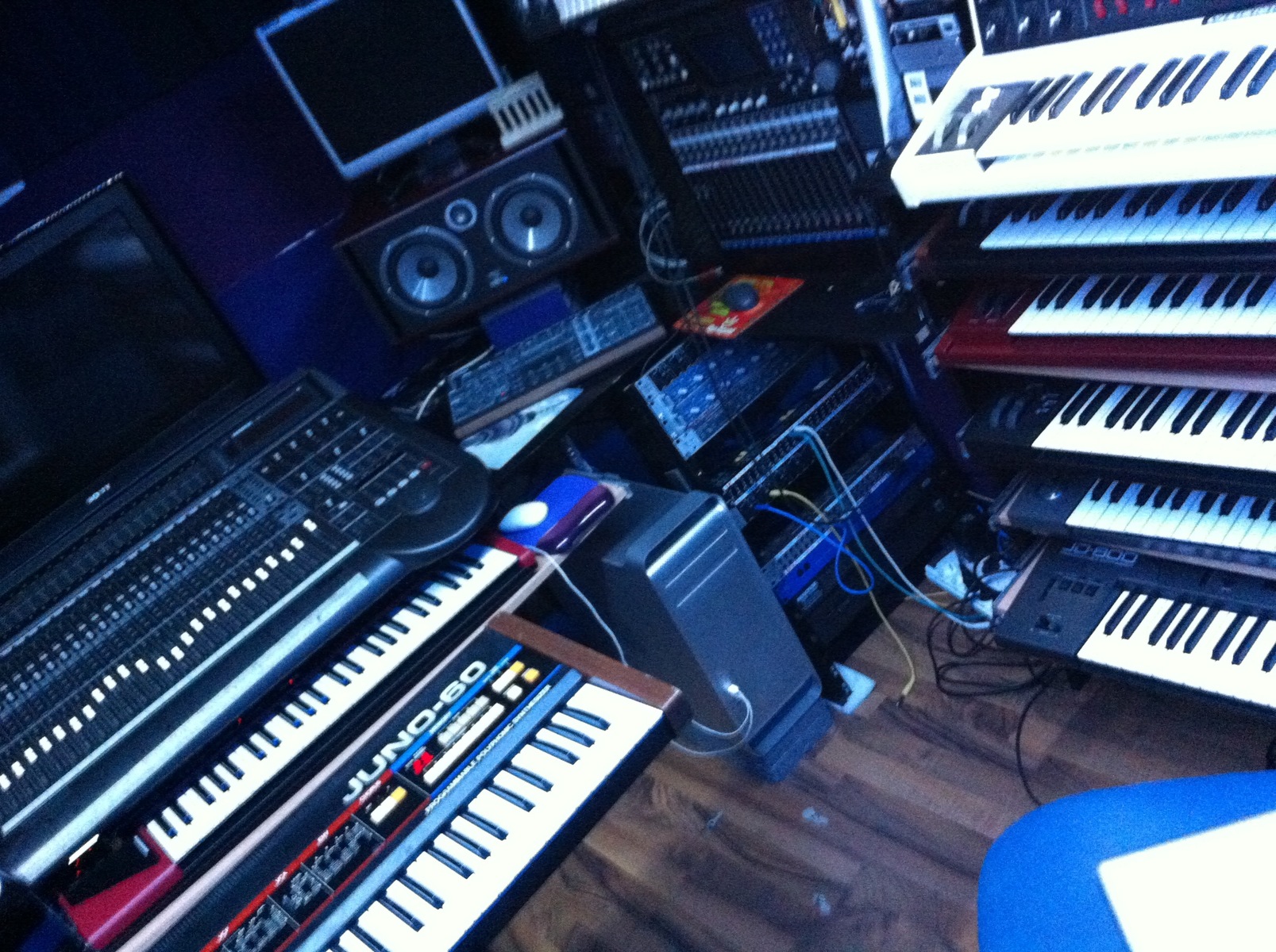Electronic Synth Setup by rettervondunkel featuring Roland Juno-60, Moog Minimoog Voyager, and Access Virus TI2 Desktop and 1 more piece of gear