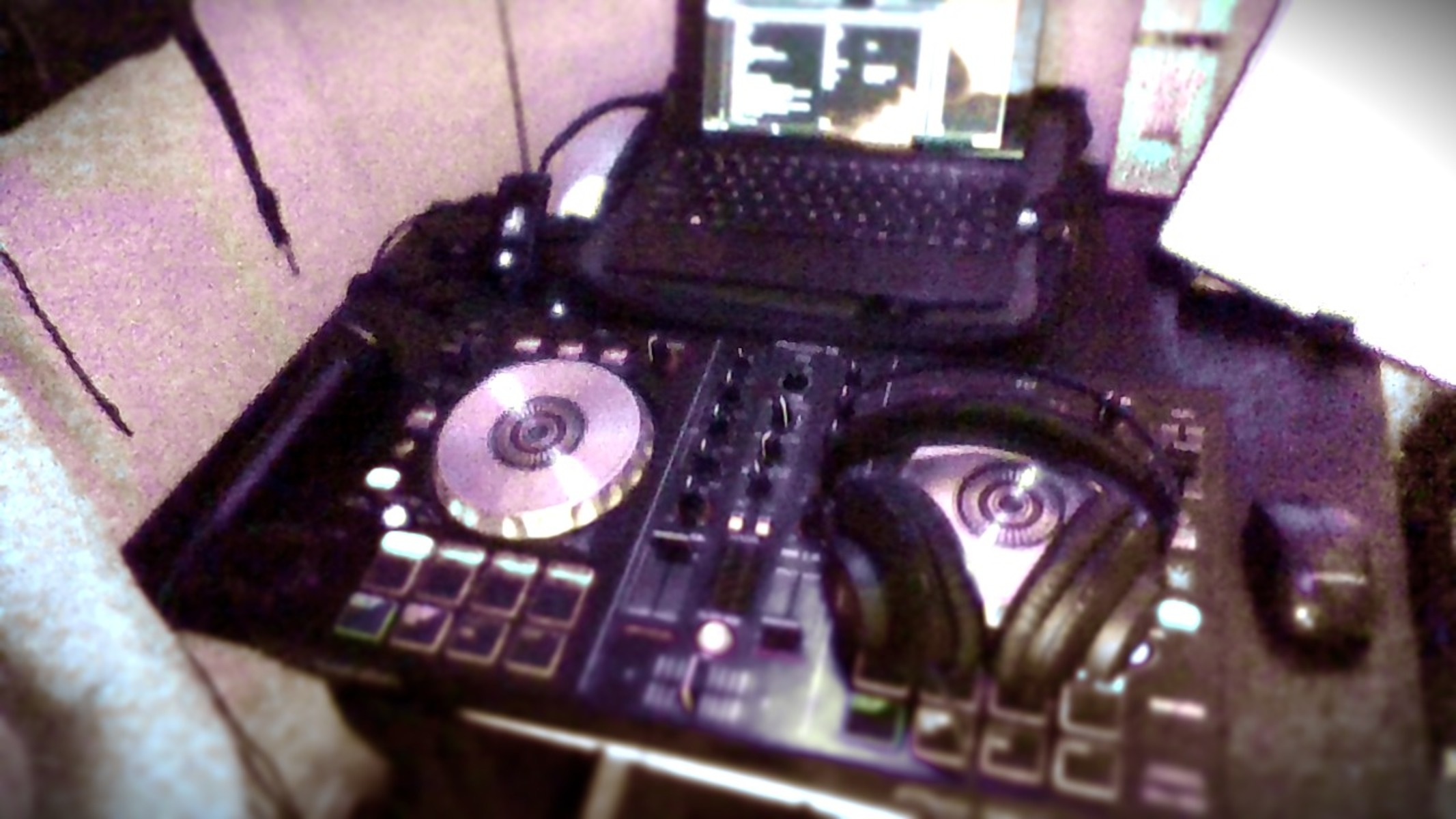 upsetteofficial's music gear photo
