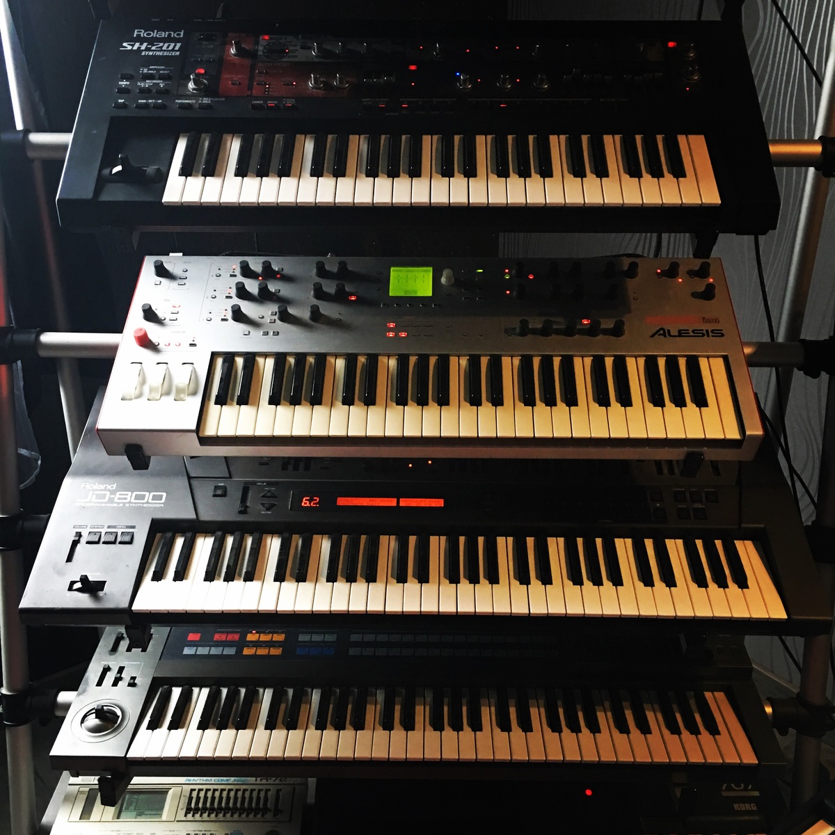 Roland Music Gear Setup by alix_marie featuring Roland SH-201 Synthesizer, Alesis ION, and Roland JX-8P and 1 more piece of gear