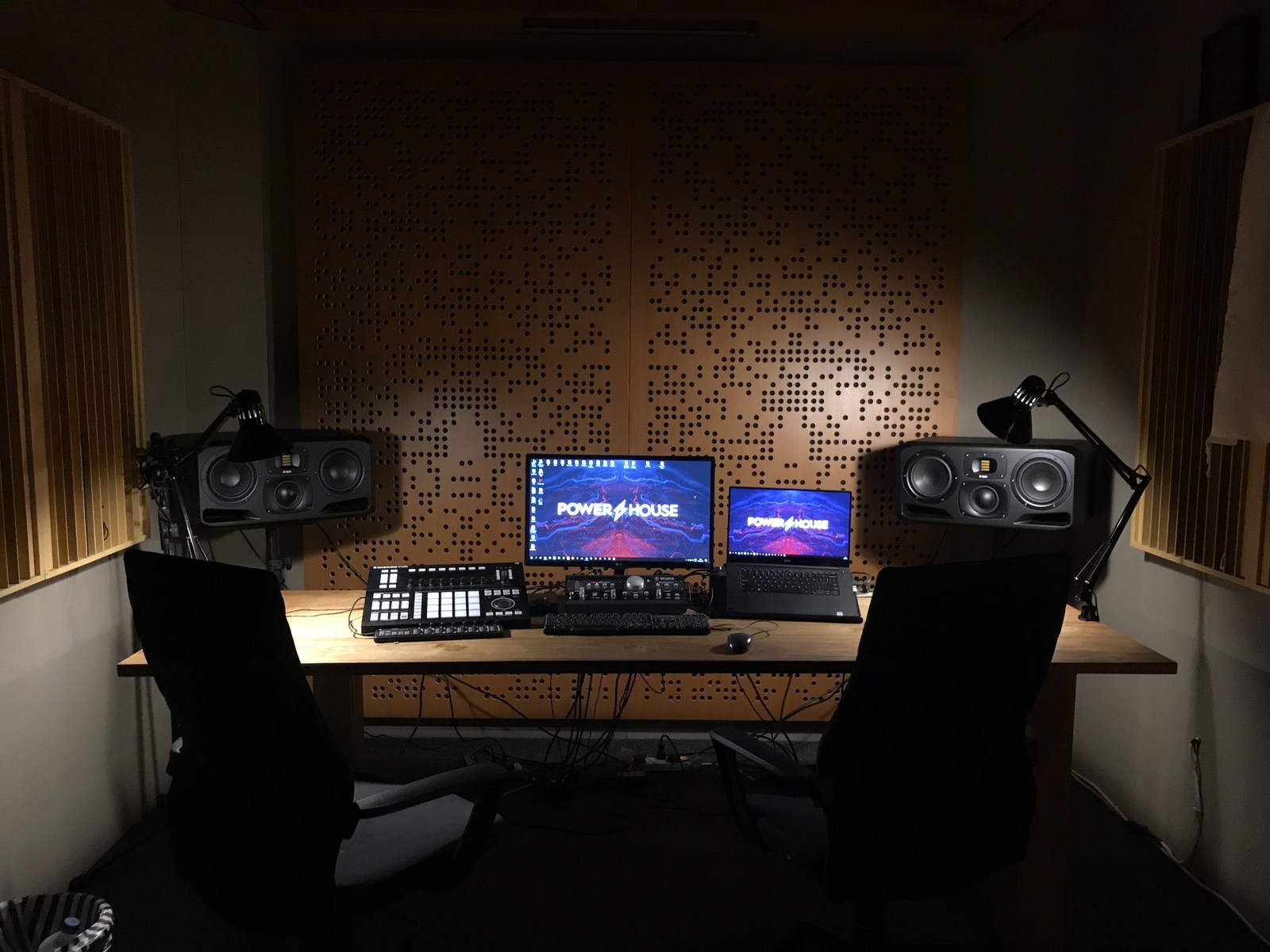 Electronic Studio Setup by styline featuring Mackie Big Knob Studio Command System, ADAM Audio S3H, and Native Instruments Maschine Studio