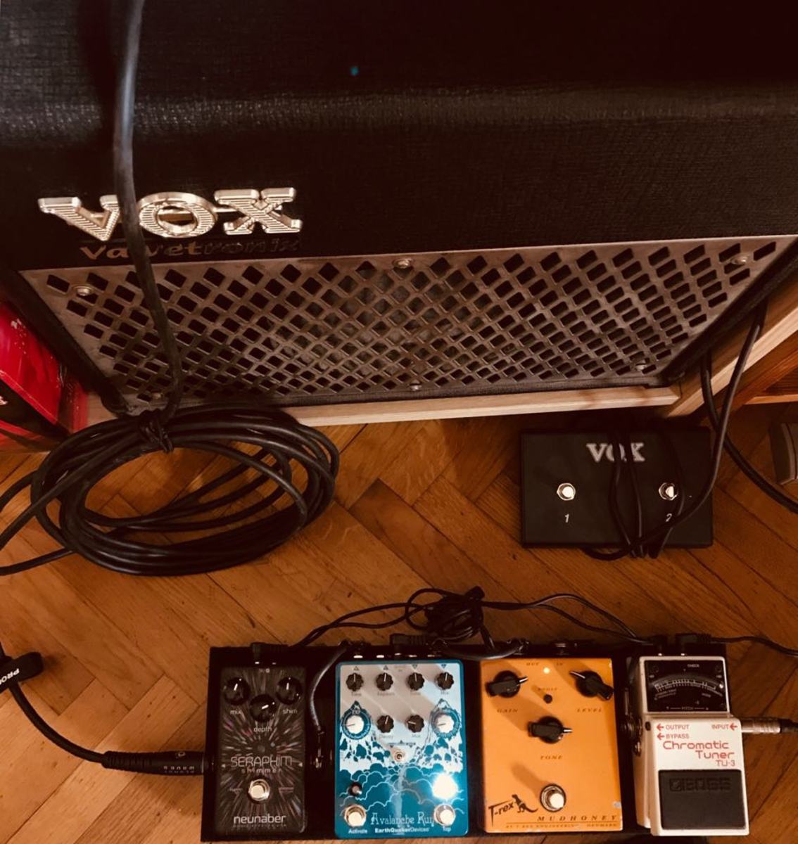 Pedalboard by fabs24 featuring Vox Valvetronix AD15VT, EarthQuaker Devices Avalanche Run, and Neunaber Mono Seraphim and 1 more piece of gear