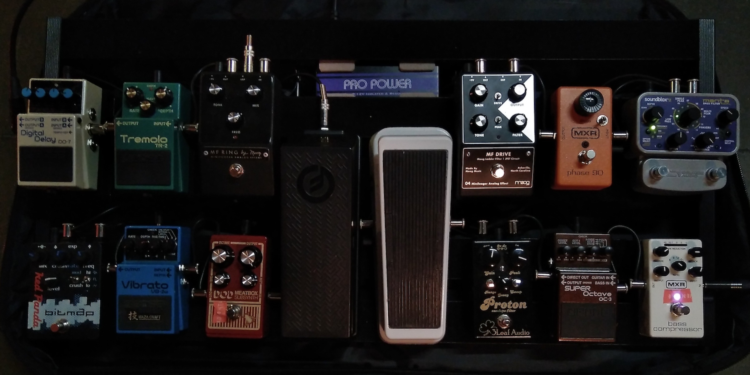 Music Gear Setup by luis_carballo_caycedo featuring Boss DD-7 Digital Delay, Boss TR-2 Tremolo, and Moog Minifooger MF Ring and 10 more pieces of gear
