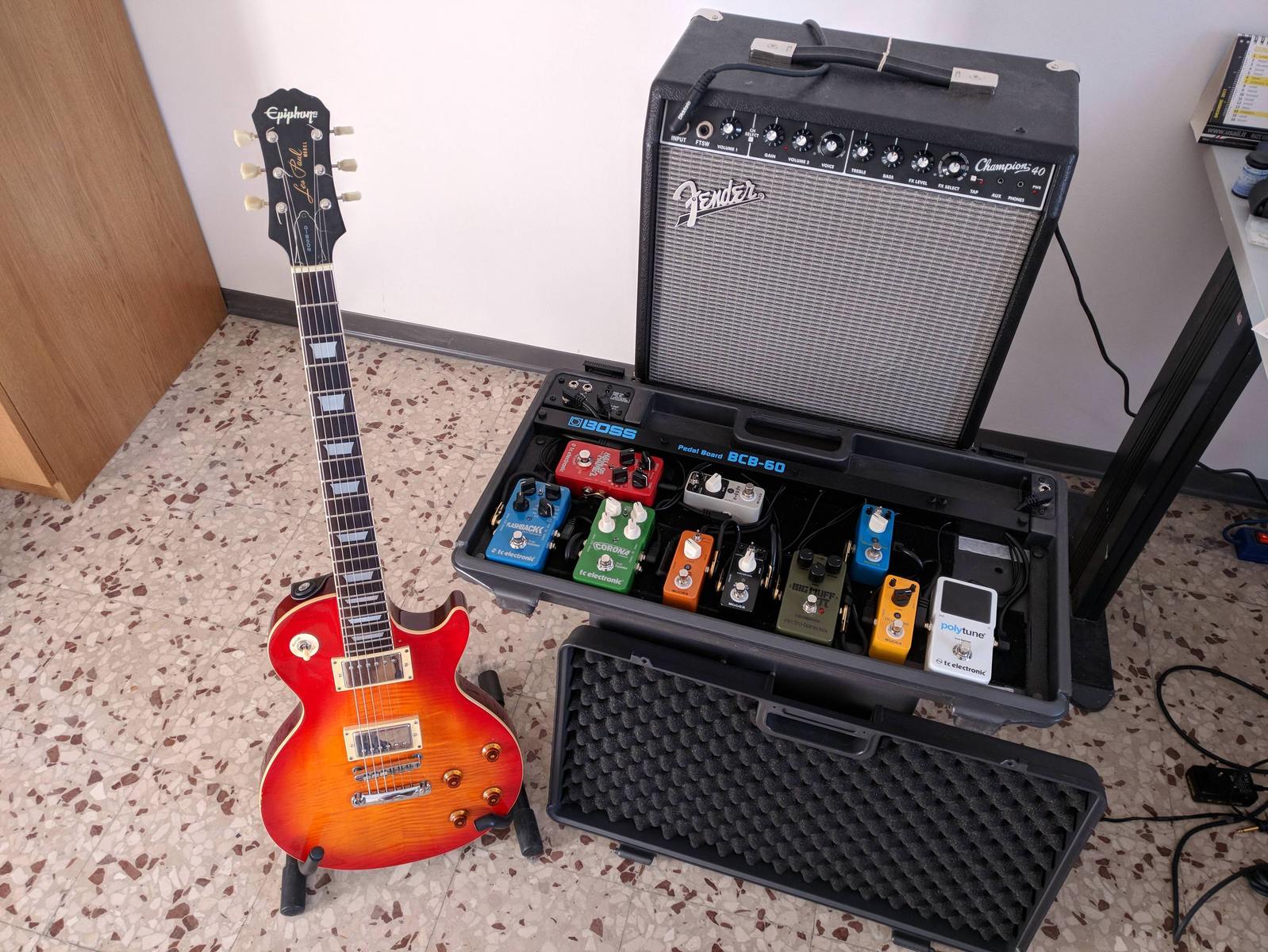 Epiphone Music Gear Setup by alessandro_berrone featuring Epiphone Les Paul Standard and Fender Champion 40