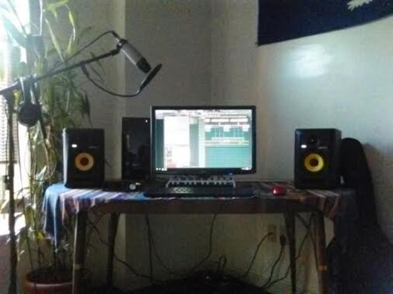Electronic Studio Setup by skydatadnb featuring Samson C01, KRK ROKIT 5 G3 Studio Monitor, and Akai MPK Mini MK2 Limited White Edition