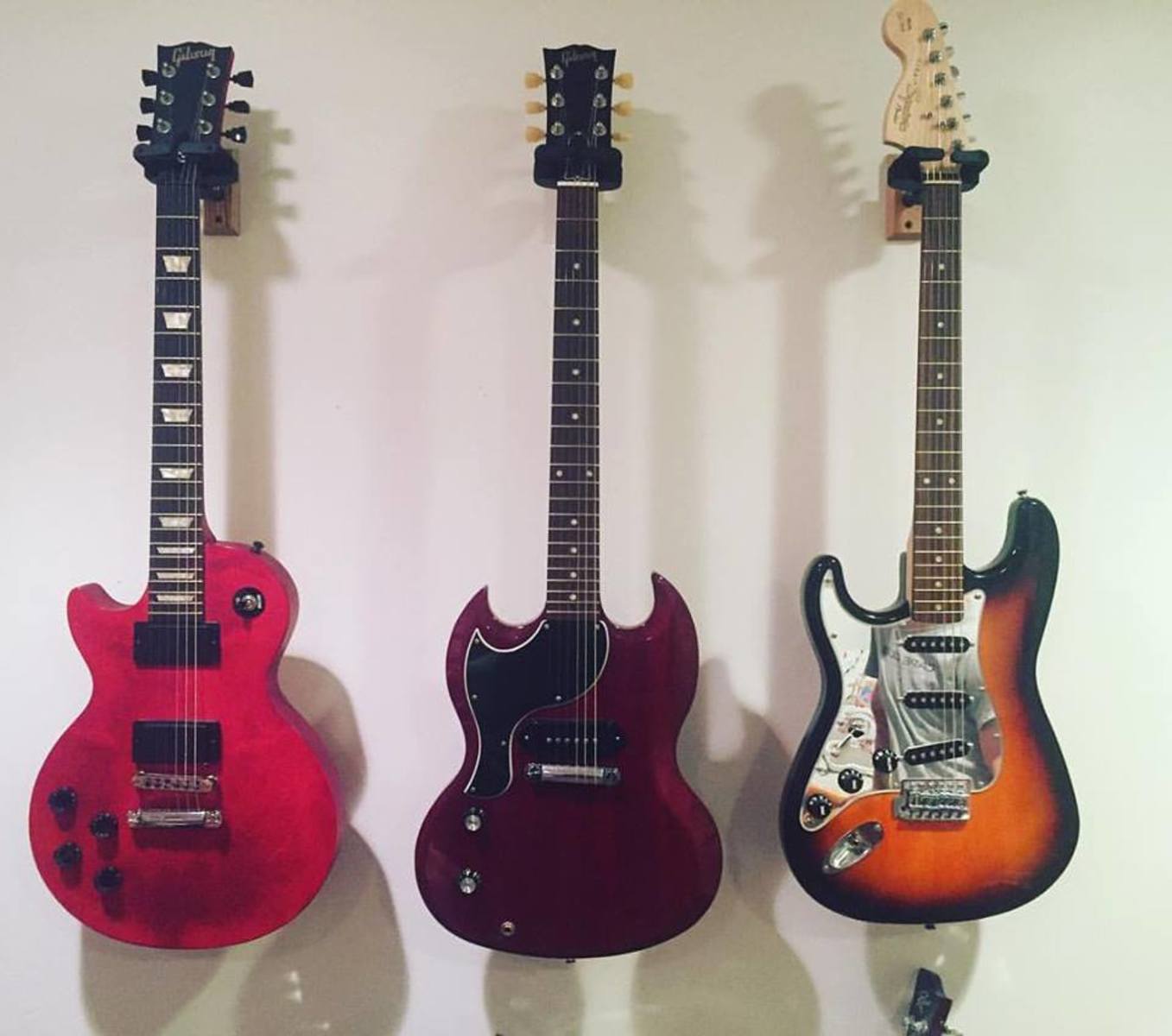 Music Gear Setup by andy_p_baez featuring Gibson LPJ and Gibson SG Junior 60's Electric Guitar