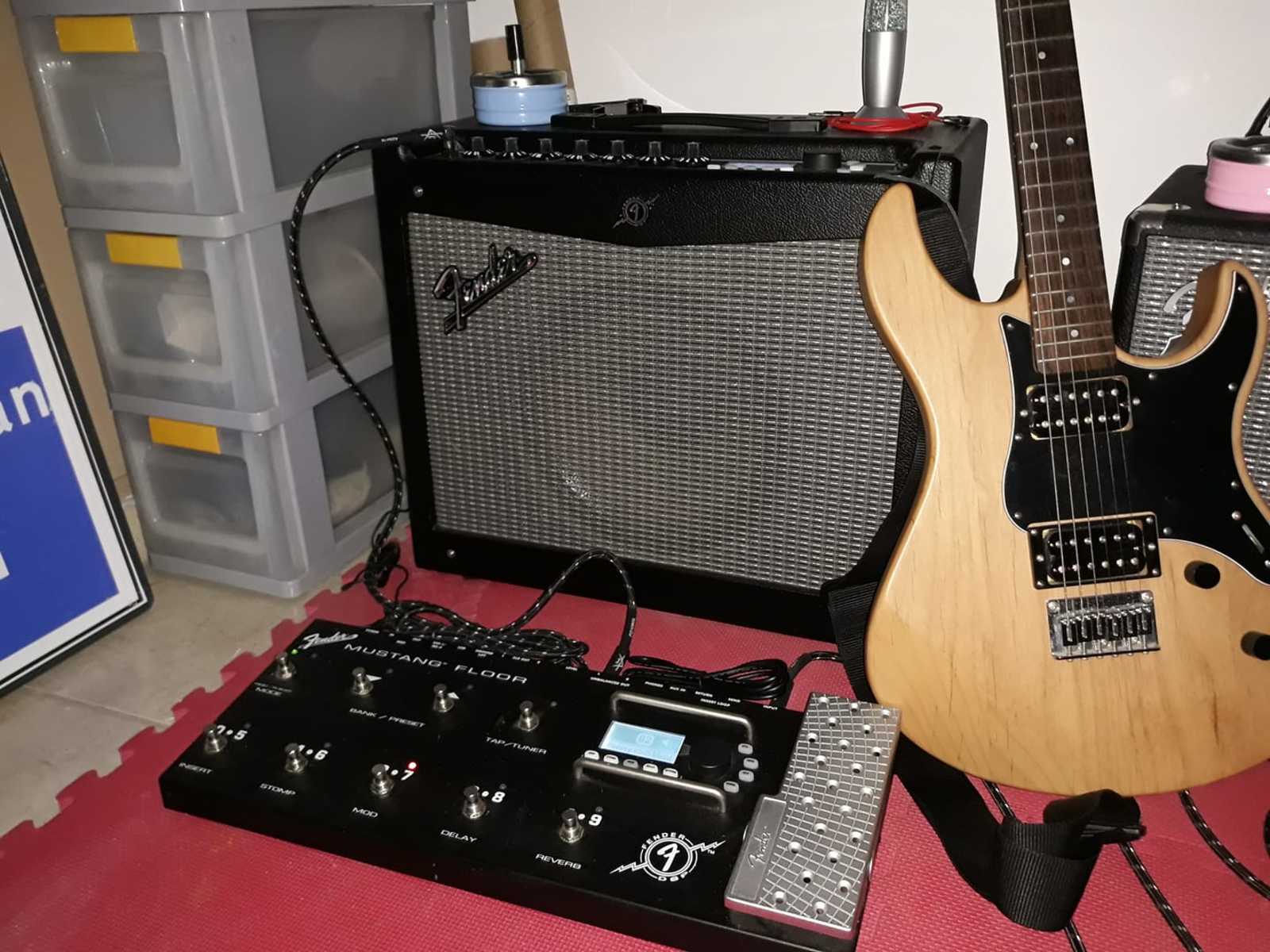 Fender Music Gear Setup by bernard_6661 featuring Fender Mustang III V.2 100W 1x12 Combo Amp, Fender Mustang Floor, and Yamaha Pacifica PAC120H