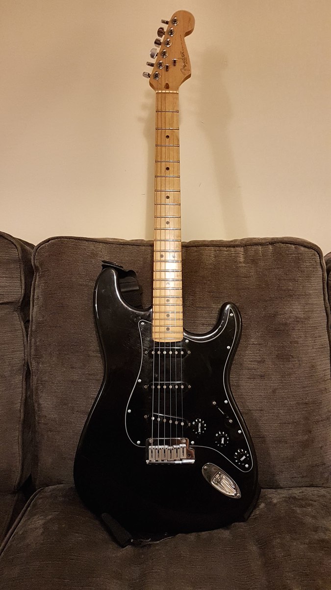 Music Gear Setup by neilltupman featuring Fender Stratocaster 1995 American Standard