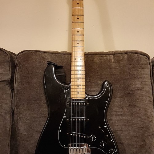 Fender Stratocaster 1995 American Standard - What To Know & Where