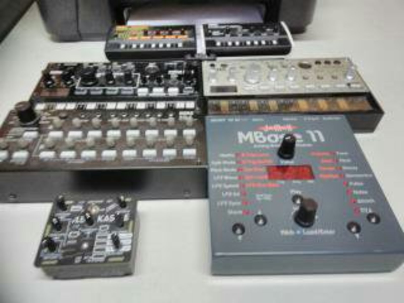 Electronic Synth Setup by kontersky featuring Jomox Mbase 11, Korg Volca Bass, and Korg SQ-1 and 1 more piece of gear