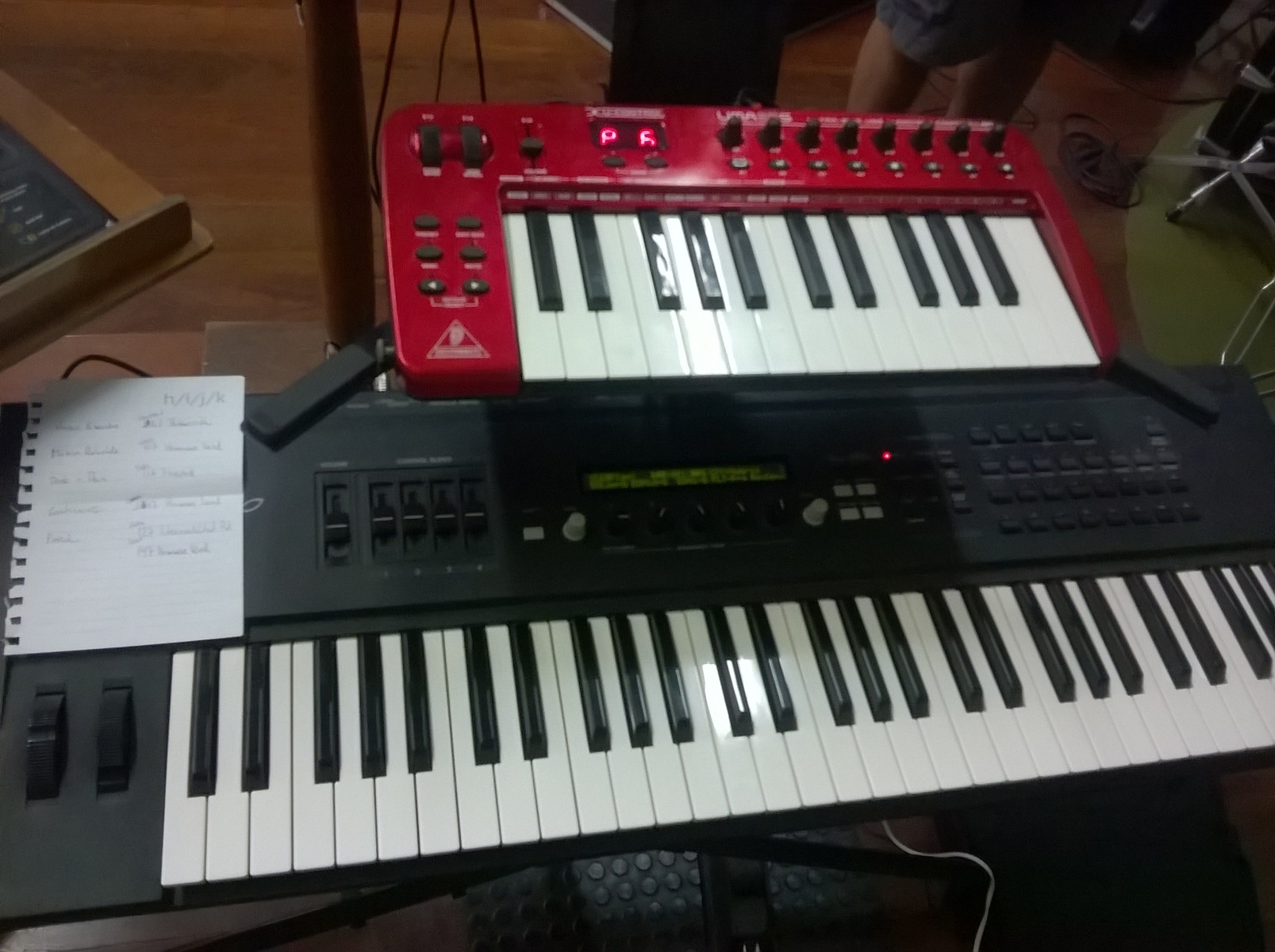 Behringer Music Gear Setup by alexeiparedes featuring Yamaha S30 and Behringer UMA25S 25 Key MIDI Keyboard