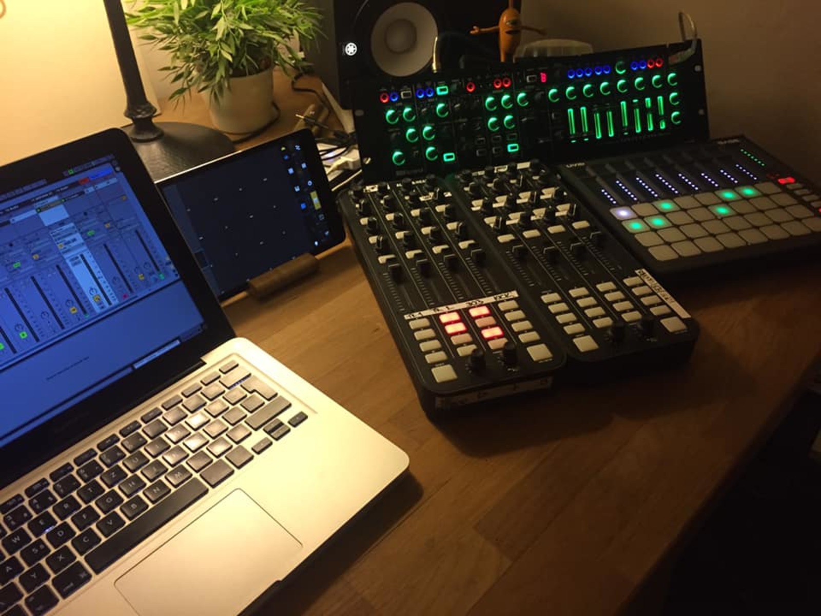 coallive's music gear photo