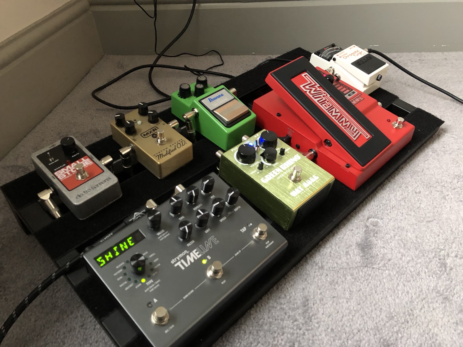 Music Gear Setup by snowandghost featuring Electro-Harmonix Nano Small Stone, MXR M77 Custom Badass Modified OD, and Ibanez TS9 Tube Screamer and 3 more pieces of gear