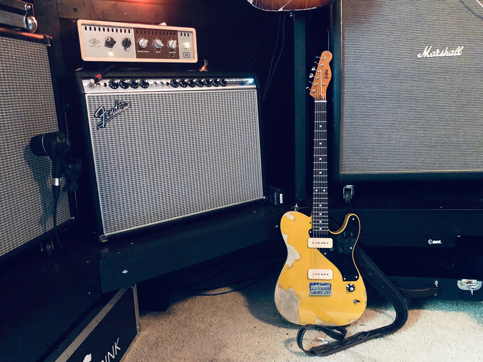 Country Music Gear Setup by fabianrink featuring Fender '68 Custom Twin Reverb, Marshall 1960 4x12 TV, and Universal Audio OX and 1 more piece of gear