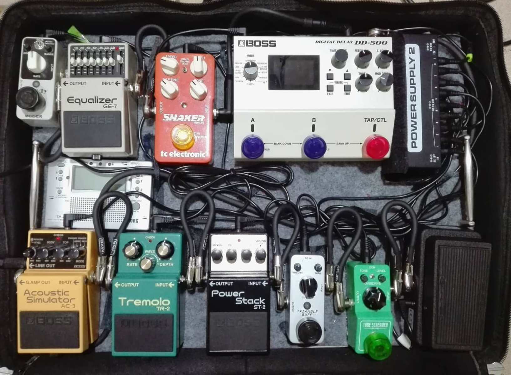 Boss Music Gear Setup by luis_pelaez featuring Ibanez Tube Screamer Mini, Boss TR-2 Tremolo, and Boss GE-7 Graphic Equalizer and 1 more piece of gear