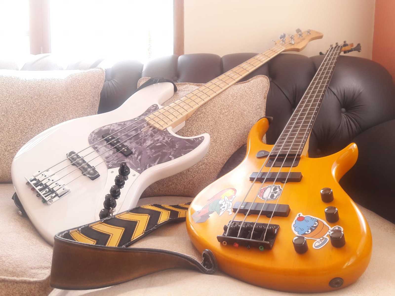 Sire USA Music Gear Setup by valbass96 featuring Tobias Toby Deluxe IV Bass and Sire USA Marcus Miller V7 Bass Guitar