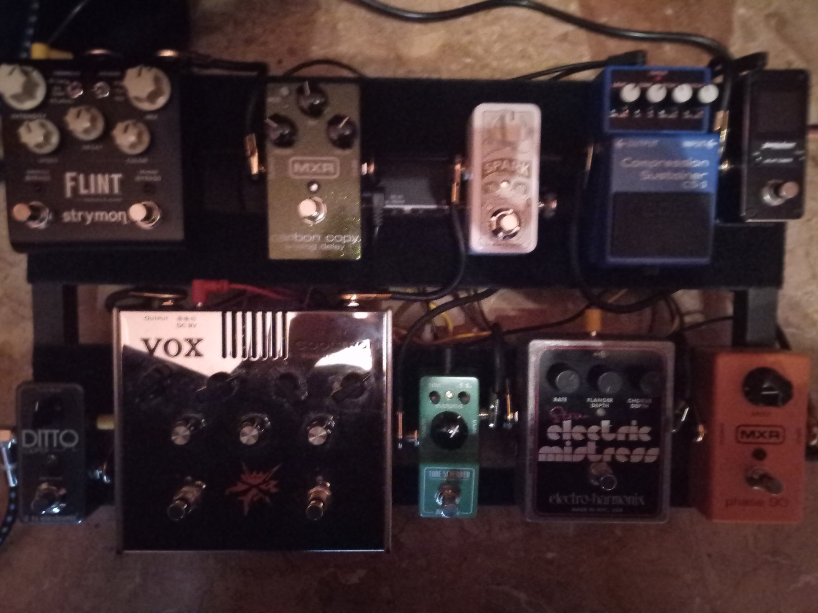 Country Music Gear Setup by pax_downunder featuring TC Electronic Spark Mini Booster, Electro-Harmonix Stereo Electric Mistress, and Strymon Flint and 1 more piece of gear