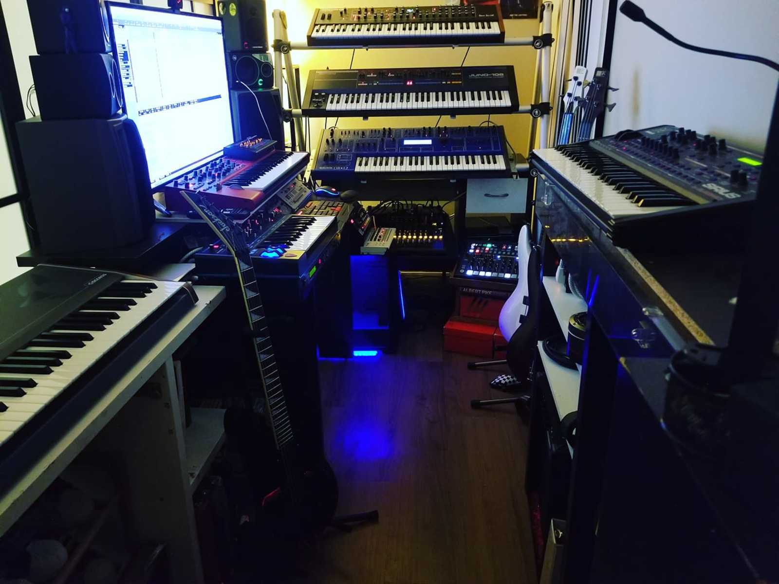 djzoetic's music gear photo