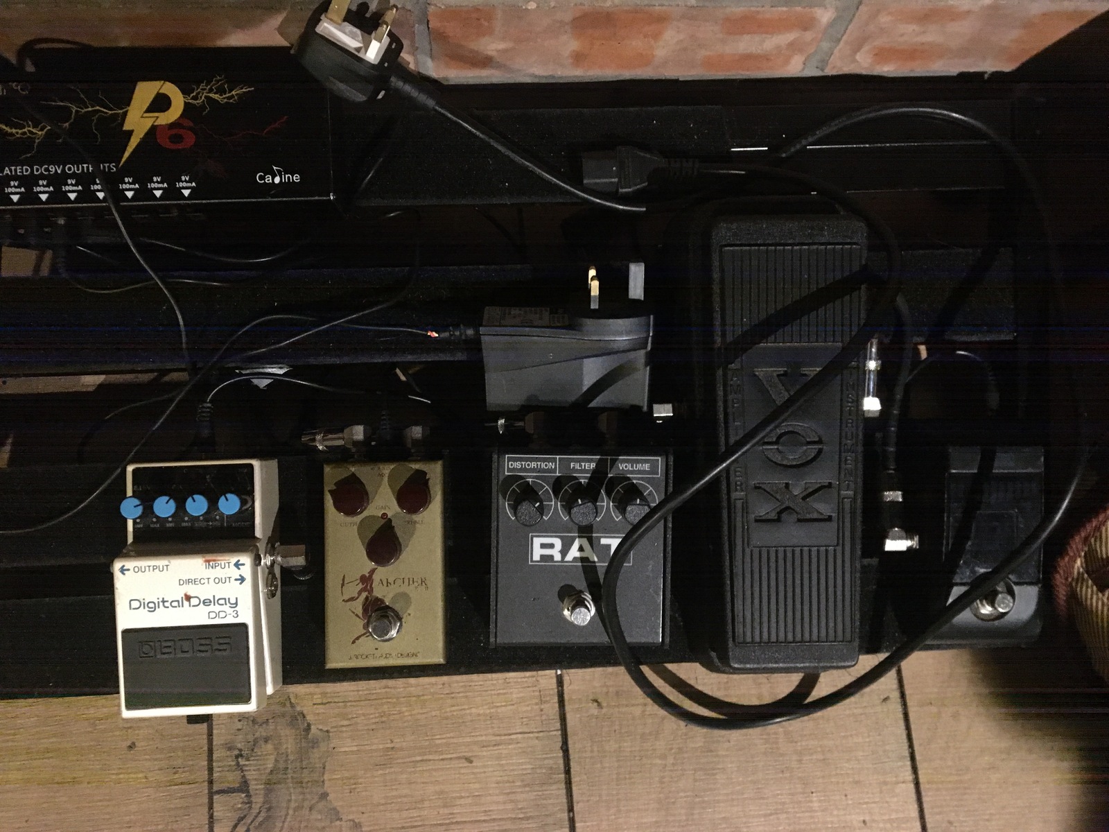 Music Gear Setup by arion_xenos featuring Boss DD-3 Digital Delay, Korg PB-1 Pitchblack, and Pro Co RAT and 2 more pieces of gear