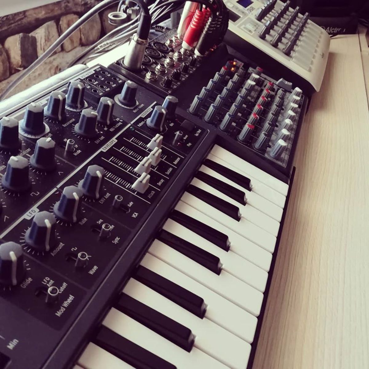 plazmabeat's music gear photo