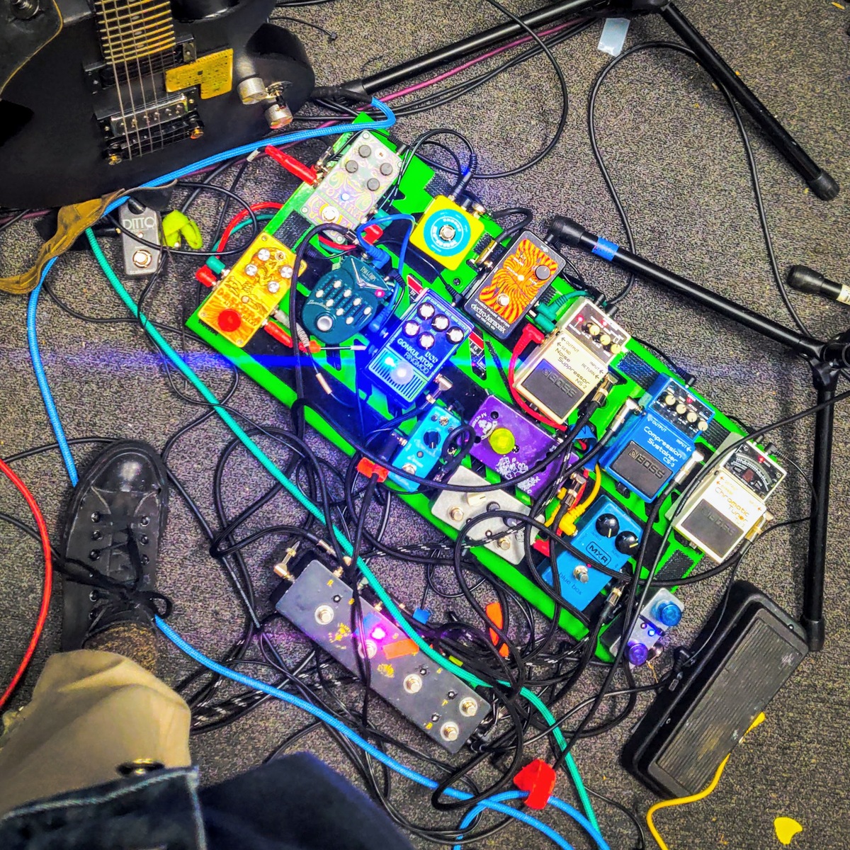 Music Gear Setup by piggy_pop featuring MXR M103 Blue Box, DigiTech Polara, and Danelectro DJ-14 Fish & Chips 7 Band EQ and 1 more piece of gear