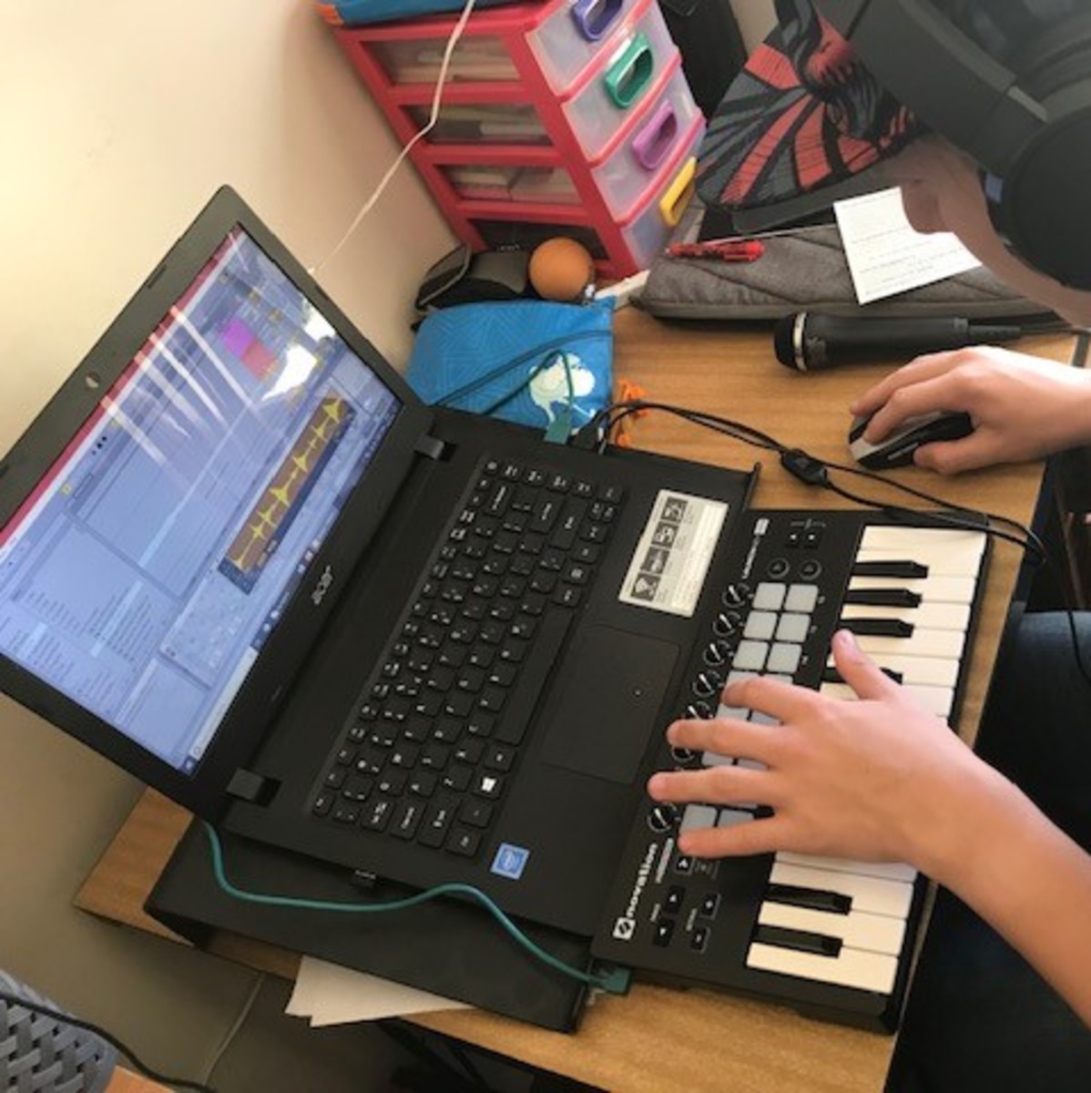 Music Gear Setup by r0cket_fuel featuring Novation Launchkey Mini MK1, Ableton Live, and Logitech Official Guitar Hero USB Microphone