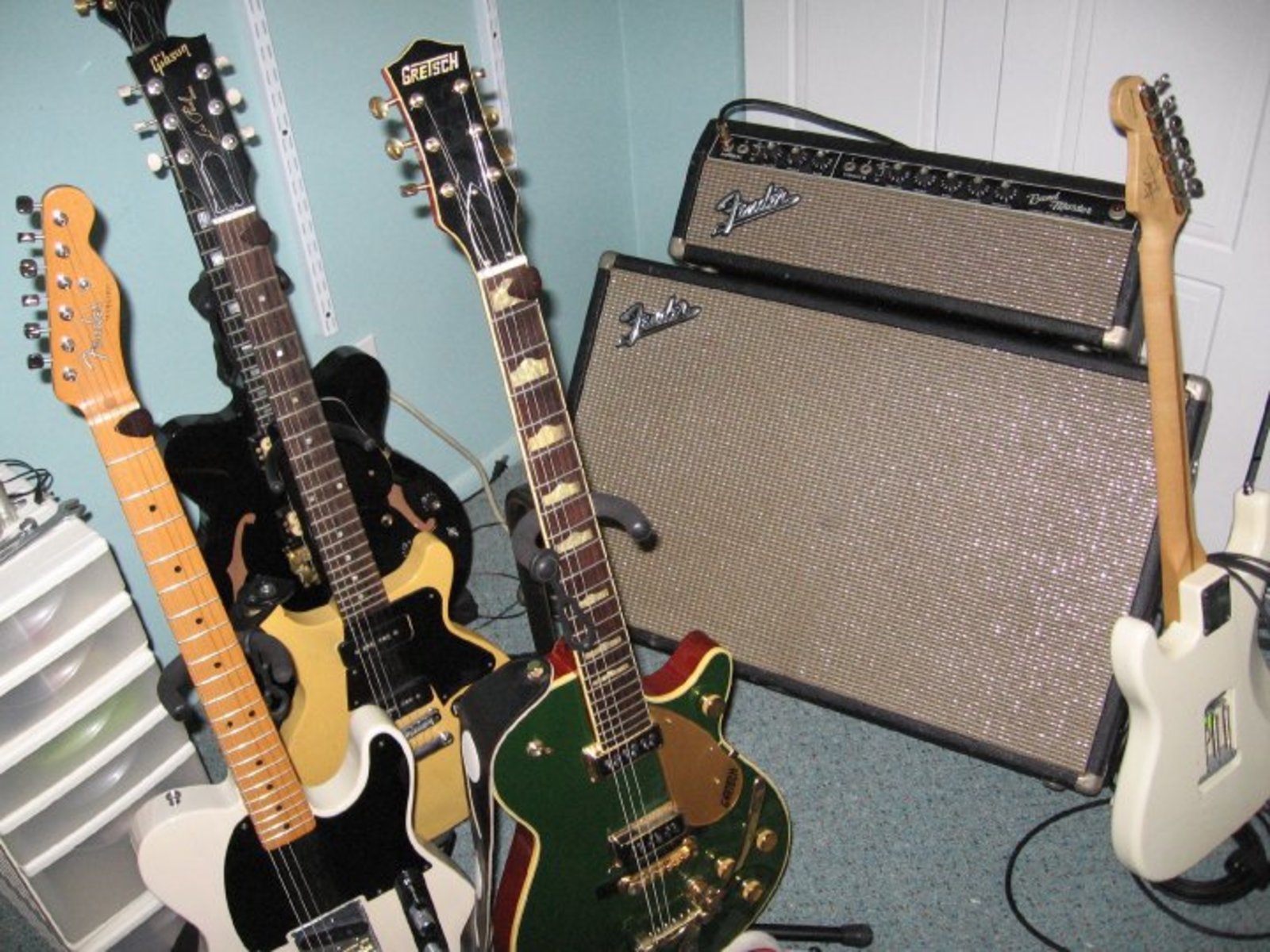 Fender Amp Rig by jimmarchi1 featuring Fender Jimmie Vaughan Tex-Mex™ Stratocaster®, Fender 'Black Panel' Bandmaster (1963-1967), and Gibson Les Paul Special and 3 more pieces of gear