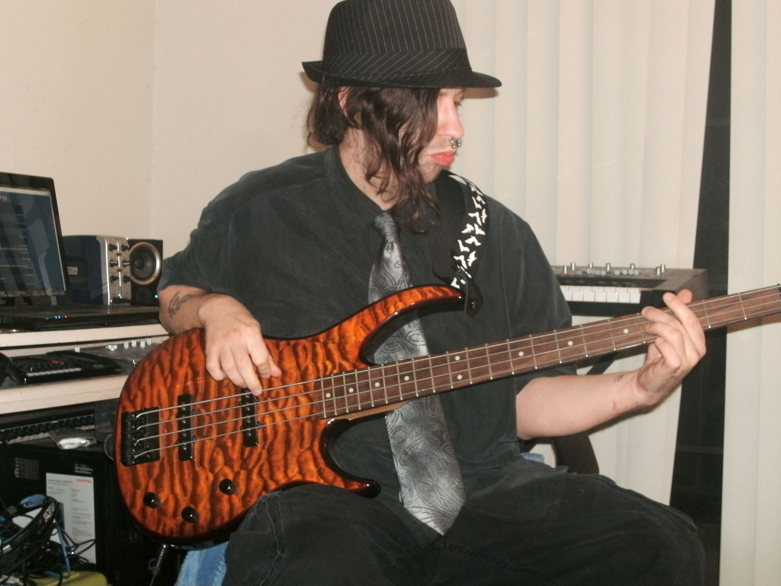 salemazraelquinn's music gear photo