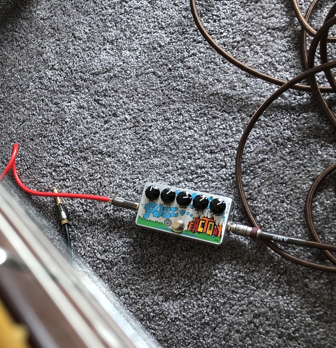 ZVEX Music Gear Setup by tragic_panda featuring ZVEX Vexter Series Fuzz Factory and Squier J Mascis Jazzmaster