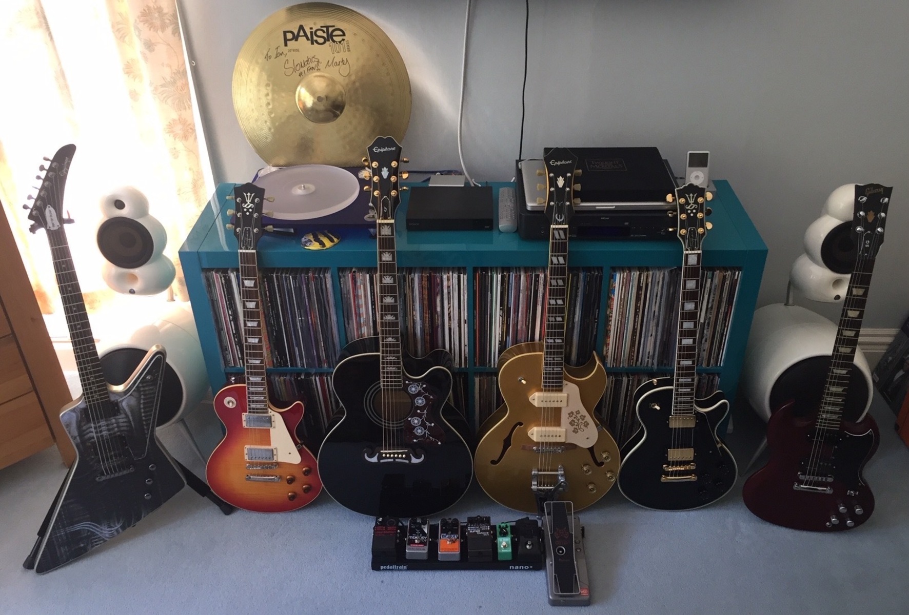 Music Gear Setup by chromaticism featuring Boss OC-3 Super Octave, Korg PB-1 Pitchblack, and Electro-Harmonix Memory Toy and 10 more pieces of gear