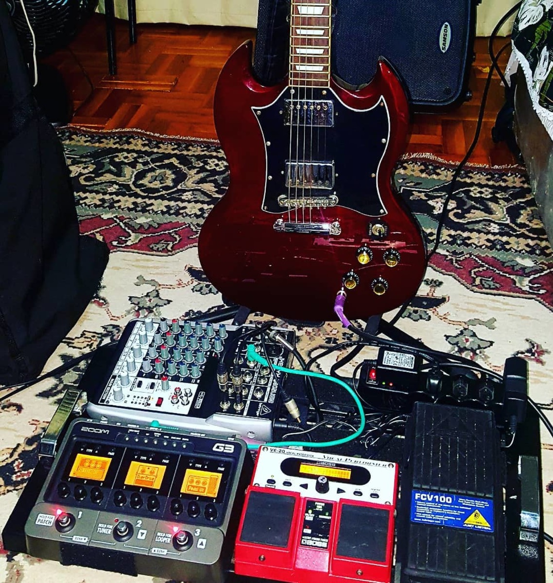 Music Gear Setup by voluminum featuring Zoom G3, Boss VE-20 Vocal Performer, and Behringer Xenyx Q802 USB and 3 more pieces of gear
