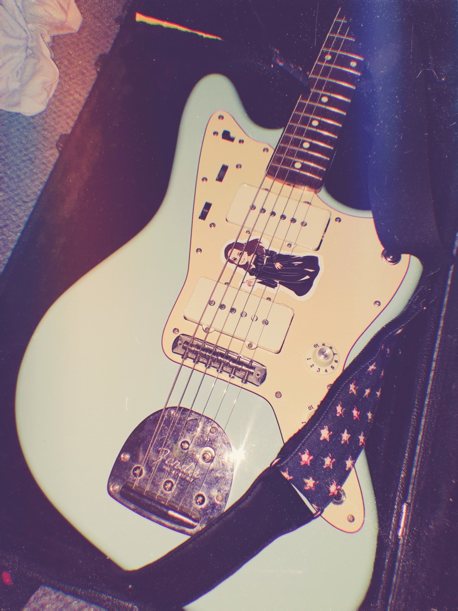 Music Gear Setup by aly_mcnab featuring Fender CIJ Jazzmaster JM66