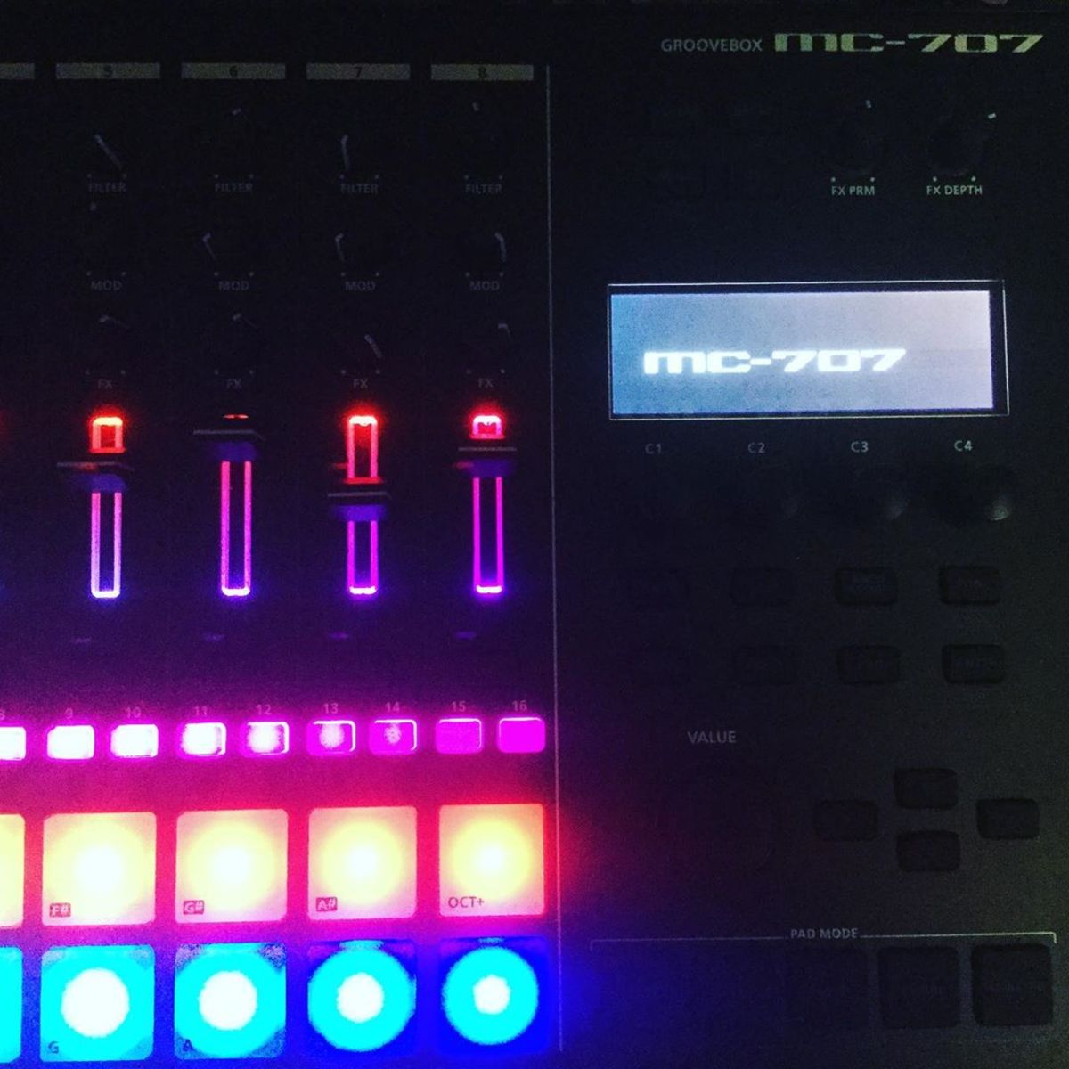 Music Gear Setup by rubenerre featuring Roland MC-707 Groovebox