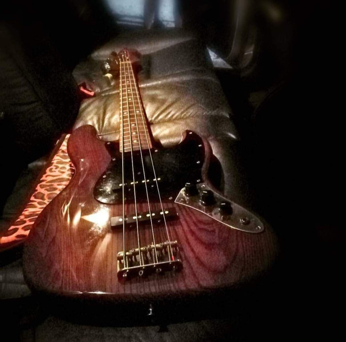Music Gear Setup by dilonjayalath featuring Fender MIJ J-Bass 75 Reissue