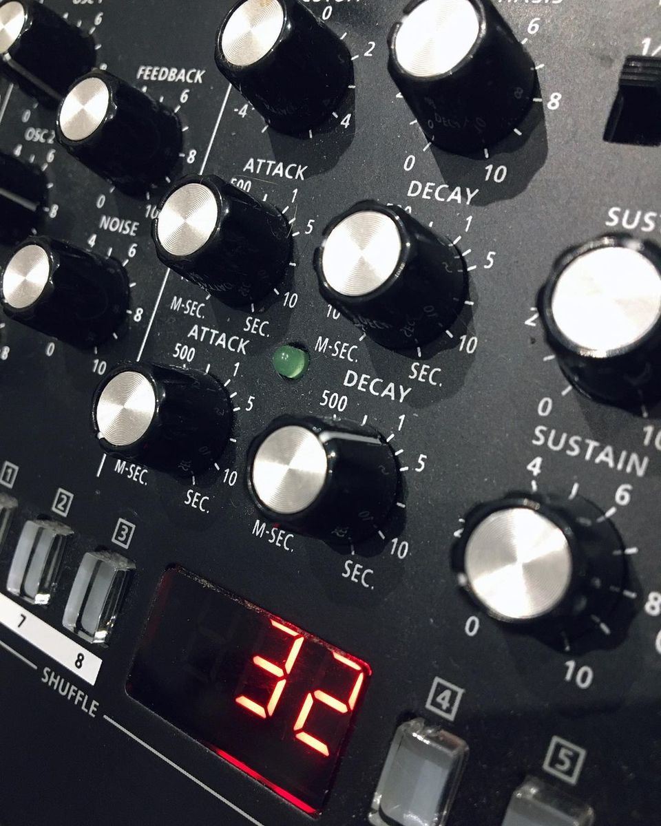 Music Gear Setup by fer_roldan featuring Roland SE-02
