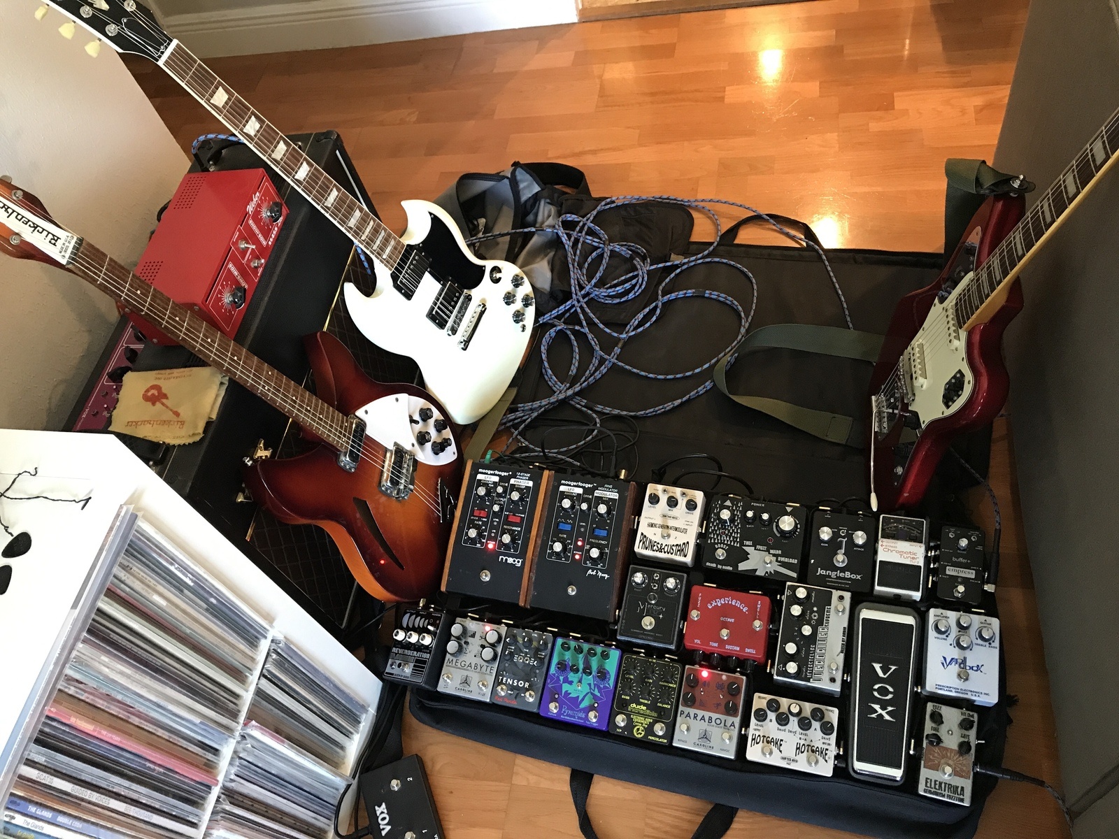 Music Gear Setup by tommy_perkins featuring Rickenbacker 330 Electric Guitar, Fender- Jaguar "66 Block Inlay - Japan, and Gibson 2013 Gibson SG Standard