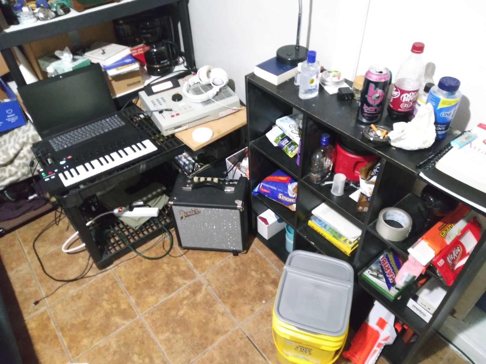 Hip Hop Music Gear Setup by antonio_rockwell featuring Native Instruments Maschine Mikro MKII, Akai MPC 2000XL, and Native Instruments Komplete Kontrol S49 Keyboard Controller