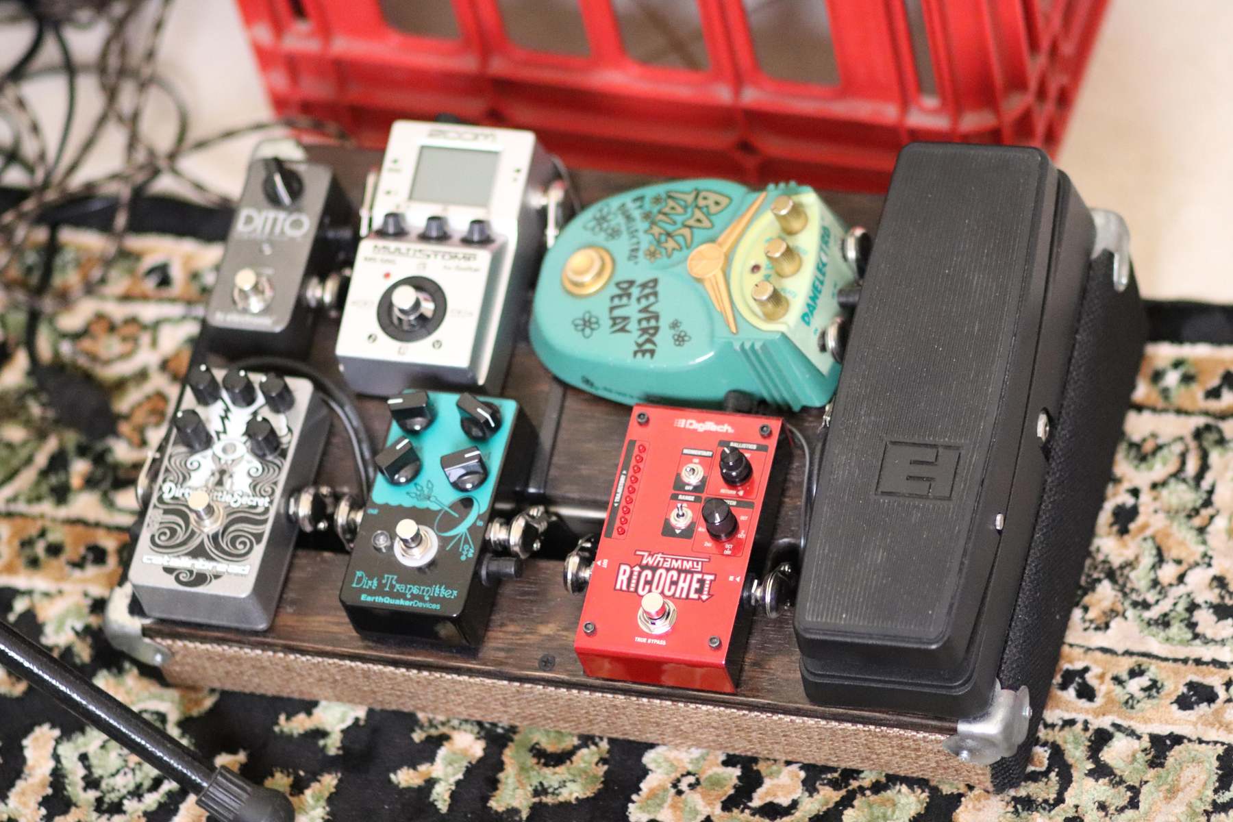Music Gear Setup by caiomachado featuring TC Electronic Ditto Looper, Danelectro Back Talk Reverse Delay, and Catalinbread Dirty Little Secret MKIII and 4 more pieces of gear