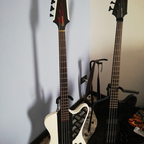 Photo of Epiphone ThunderBird Classic IV